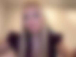 AdrienneHafenbrack's Live Sex Cam Show