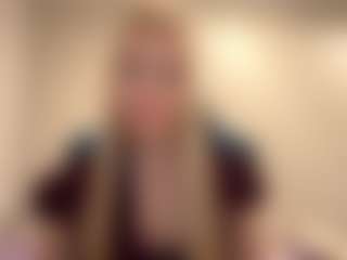 AdrienneHafenbrack's Live Sex Cam Show