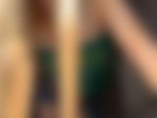 AdrienneHafenbrack's Live Sex Cam Show