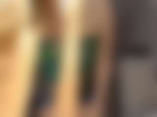 AdrienneHafenbrack's Live Sex Cam Show
