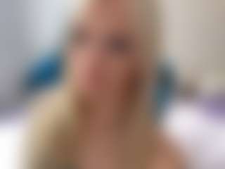 AdrienneHafenbrack's Live Sex Cam Show