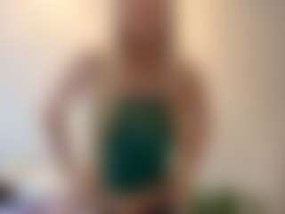 AdrienneHafenbrack's Live Sex Cam Show
