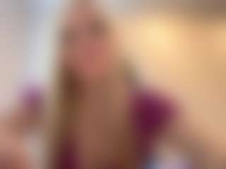 AdrienneHafenbrack's Live Sex Cam Show