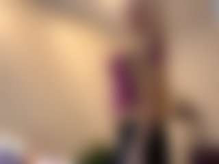 AdrienneHafenbrack's Live Sex Cam Show
