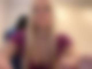 AdrienneHafenbrack's Live Sex Cam Show