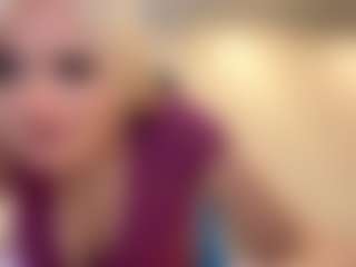 AdrienneHafenbrack's Live Sex Cam Show