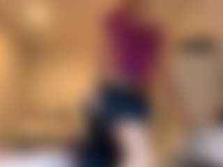 AdrienneHafenbrack's Live Sex Cam Show