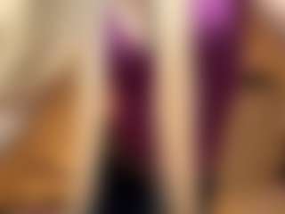 AdrienneHafenbrack's Live Sex Cam Show