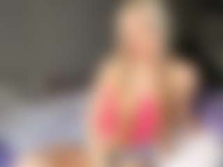 Live cam show with AdrienneHafenbrack - Mature on Chatstar