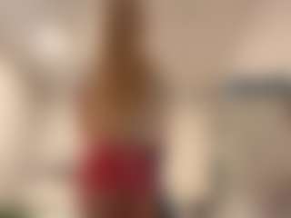 AdrienneHafenbrack MILF webcam performer live streaming