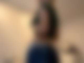 AdrienneHafenbrack MILF webcam performer live streaming