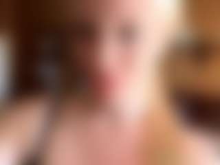 Live cam show with AdrienneHafenbrack - College MILF on SquirtSoMuch