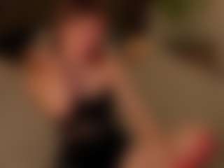 Live cam show with Ari - Oil on WildCum
