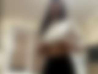 Live cam show with BertaMoschetto - Nipple Piercings on Gym Cam Girls