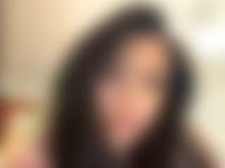 Live cam show with BertaMoschetto - Moaning on camwithhim.com