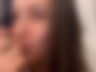 Live cam show with BertaMoschetto - Flashing on CamClone