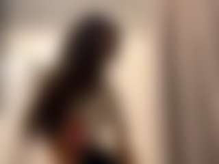 Live-Cam-Show mit BertaMoschetto - Smoking auf Camsoda