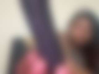 Live cam show with Caramelstar - Blow on AdultVida.com