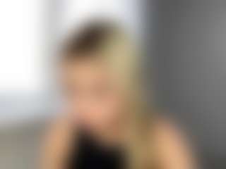 Live cam show with Angelina - Oil on Hubzter Live