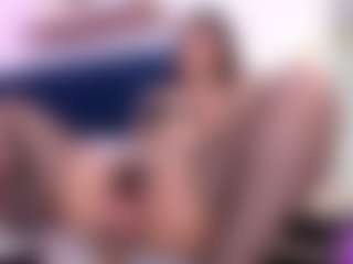 Live cam show with i-am-andrea - Ass Clapping on Free Soda