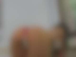 Live cam show with Layla-Noor - Flashing on Hubzter Live