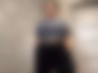Live cam show with MozelleSchaberg - Foot Fetish on milfzrlive.com