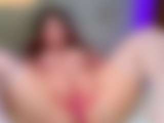 Live cam show with Sarah-Greey - Petite Young Adult on intimatelivegirls.com