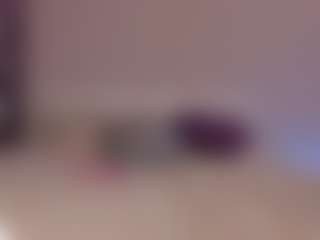 sofi-loveEmi's Live Sex Cam Show
