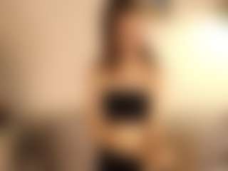 Live cam show with Vicki-Turner - Blue Eyes on StripNow