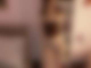 Live cam show with Vicki-Turner - Skinny on Camsoda