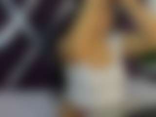 Live cam show with antonellaasm - Toes on Camiplay Live