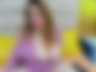 Live cam show with BellaMystic - Flashing on Cam Slut