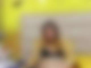 Live cam show with BellaMystic - Spank Brown Hair on livesexfox.com