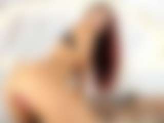 Canela's Live Sex Cam Show