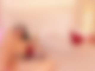 Live cam show with charlotte-rivers - Skinny on Camsoda