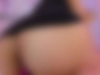 Live cam show with Kaylavillalobos - Nipple Piercings on xxxlivecams.org