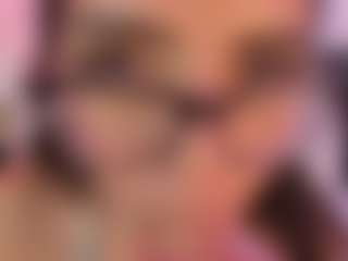 Live cam show with Kaylavillalobos - Nipple Piercings on StripNow