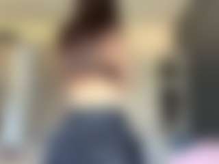 Live cam show with KimberMozo - Public on Latina Girls