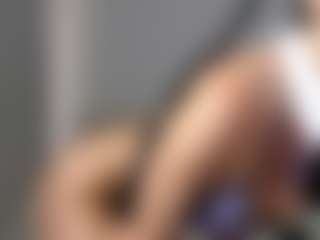 Live cam show with Layla12a - Bedroom on thefappeningchat.com