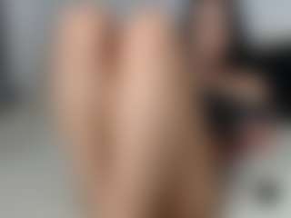 Live cam show with Layla12a - Solo on https://playwithruby.com