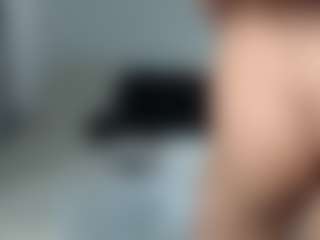 Live cam show with Layla12a - Public on liverealitysex.com
