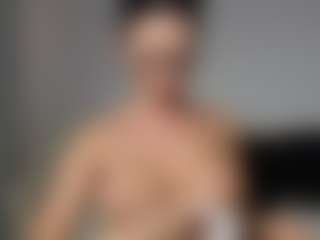 Layla12a's Live Sex Cam Show