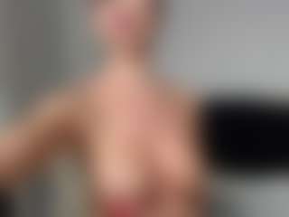 Layla12a's Live Sex Cam Show