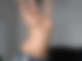 Layla12a's Live Sex Cam Show