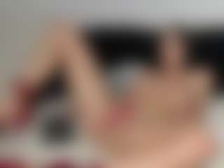 Live cam show with Layla12a - Public Toys on friskycurves.com
