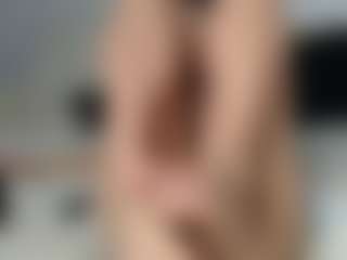 Layla12a's Live Sex Cam Show