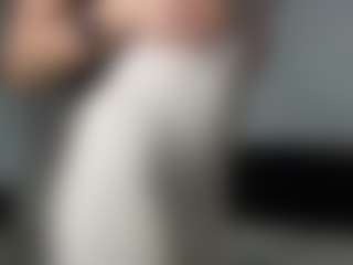 Layla12a's Live Sex Cam Show