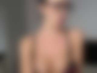 Layla12a's Live Sex Cam Show