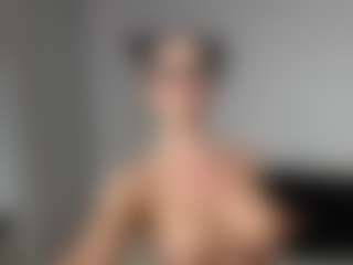 Layla12a's Live Sex Cam Show