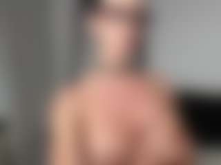 Layla12a's Live Sex Cam Show